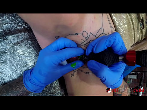 ❤️ Sully Savage, o bunăciune extrem de tatuată, și-a făcut un tatuaj pe clitorisul ei ❌  at us ro.pornsexer.ru ❌