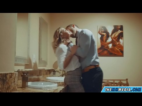 ❤️ Când o blondă cu sânii mari te seduce într-o toaletă publică ❌  at us ro.pornsexer.ru ❌